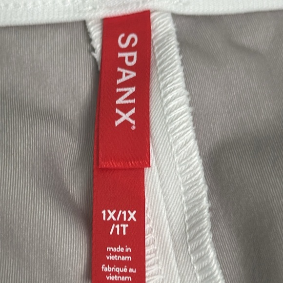 Spanx white pull on shorts size 1x new summer vacation - Picture 3 of 6